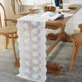 caminho-de-mesa-branco-com-bordado-floral