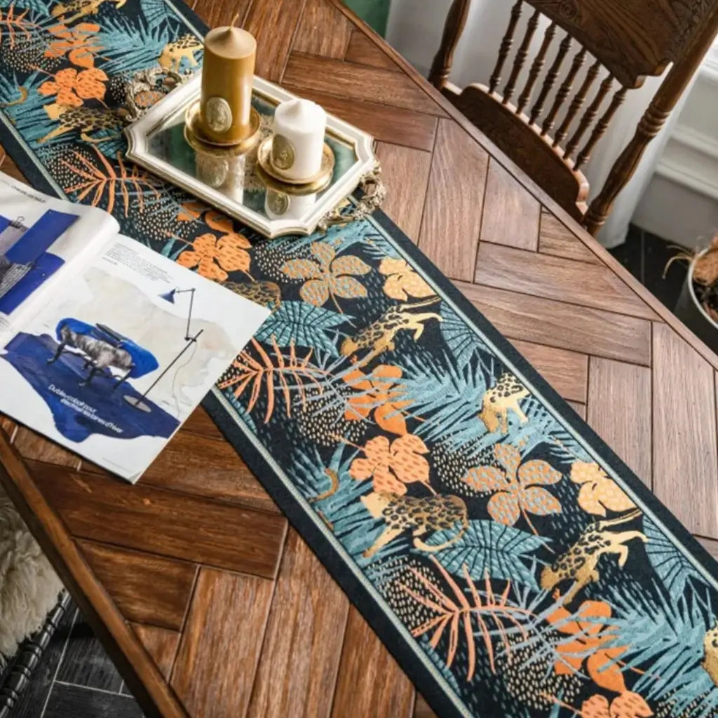 corredor-de-mesa-dourado   