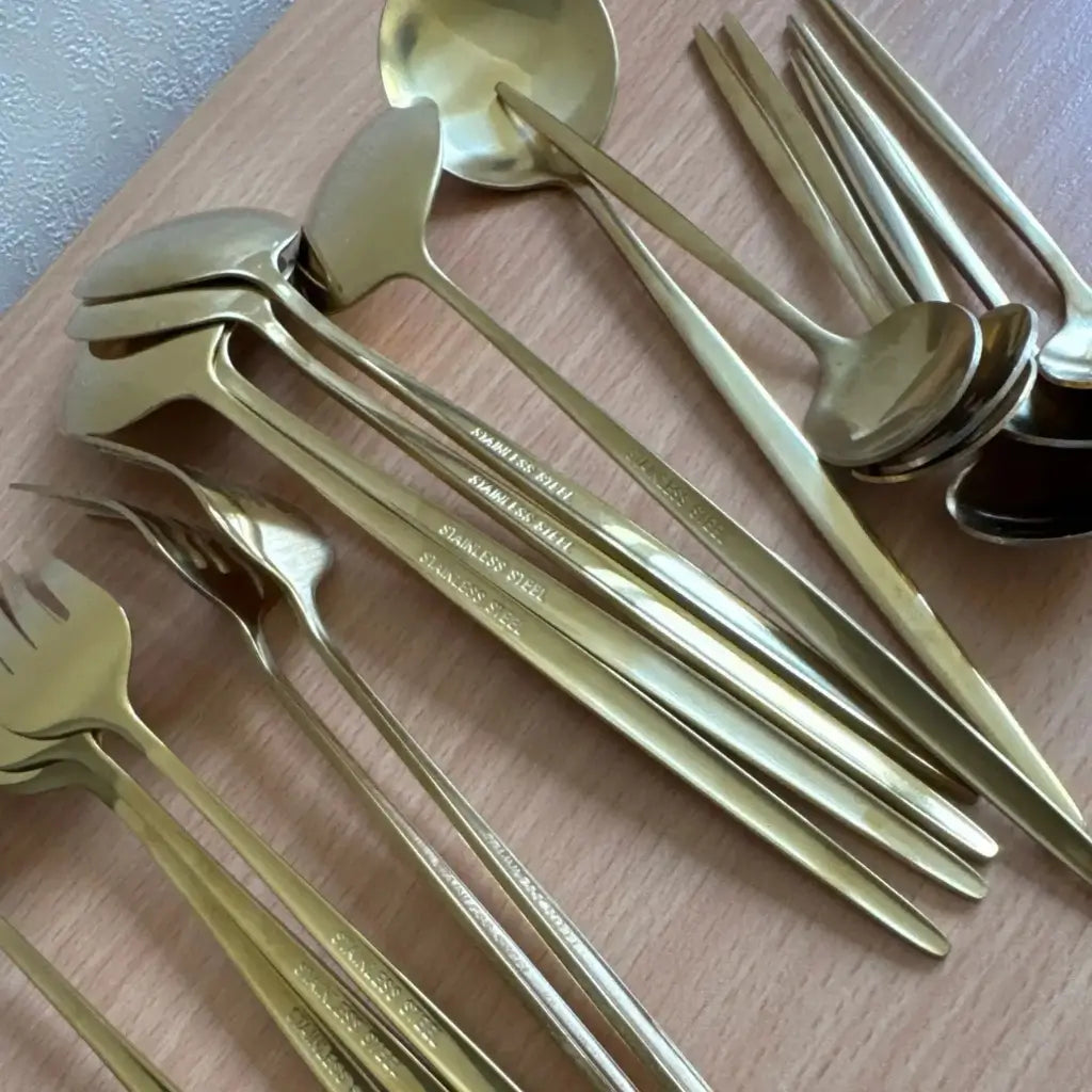 jogo-de-talheres-dourado-tazmo-97