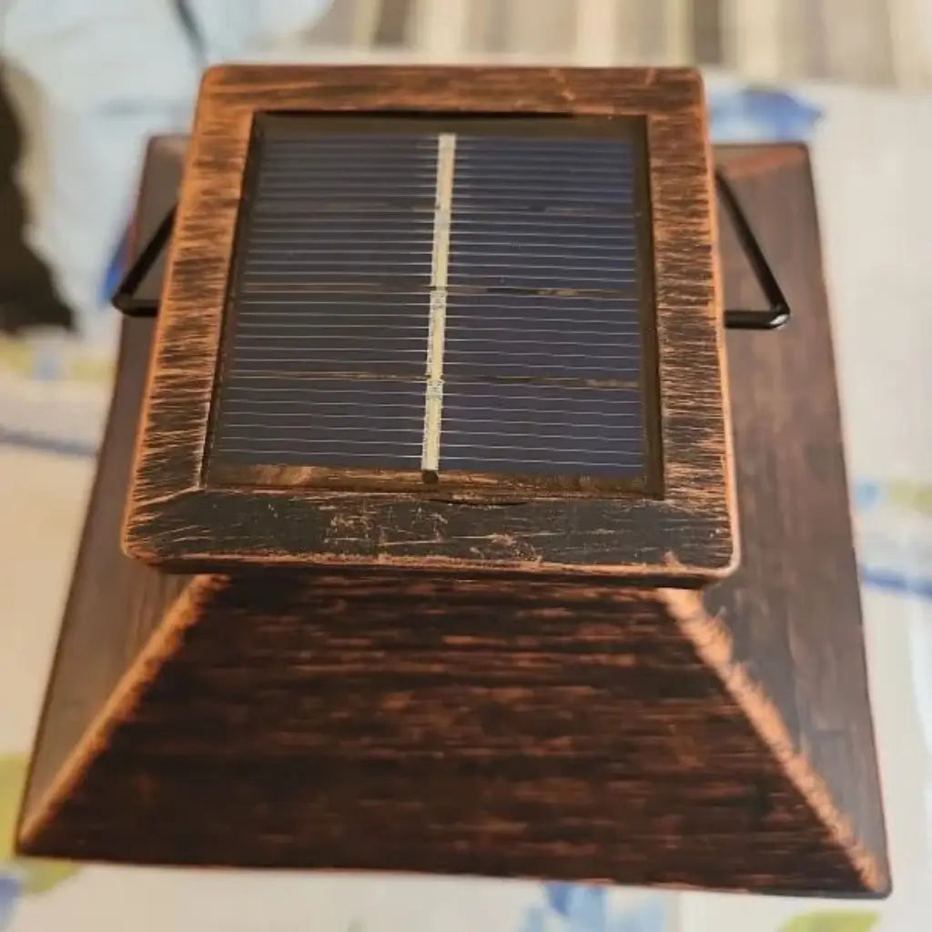 lanterna-led-solar-iluminar-jardim     