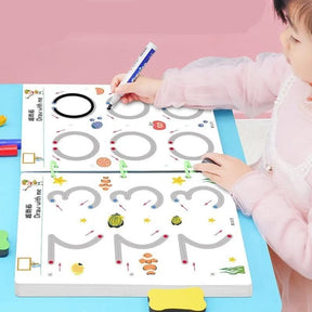 CADERNO DE TRAÇO E DESENHO INFANTIL MAGIC BOOK, APRENDENDO A ESCREVER O ALFABETO.