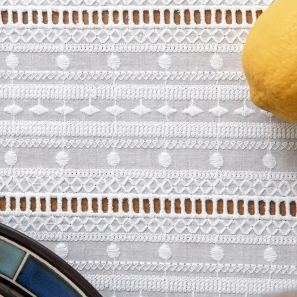 Toalha-de-Mesa-Bordada-a-Mão