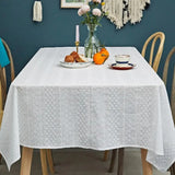 Toalha de Mesa Bordada Francês Branca  (C)