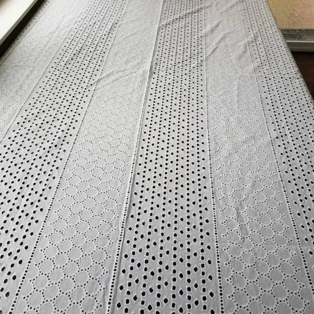 Toalha-de-Mesa-Bordada-Tazmo-Casa 