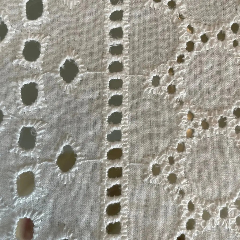 Toalha-de-Mesa-Bordada-Site-Tazmo-Casa