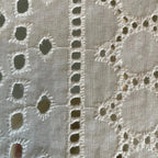 Toalha-de-Mesa-Bordada-Site-Tazmo-Casa