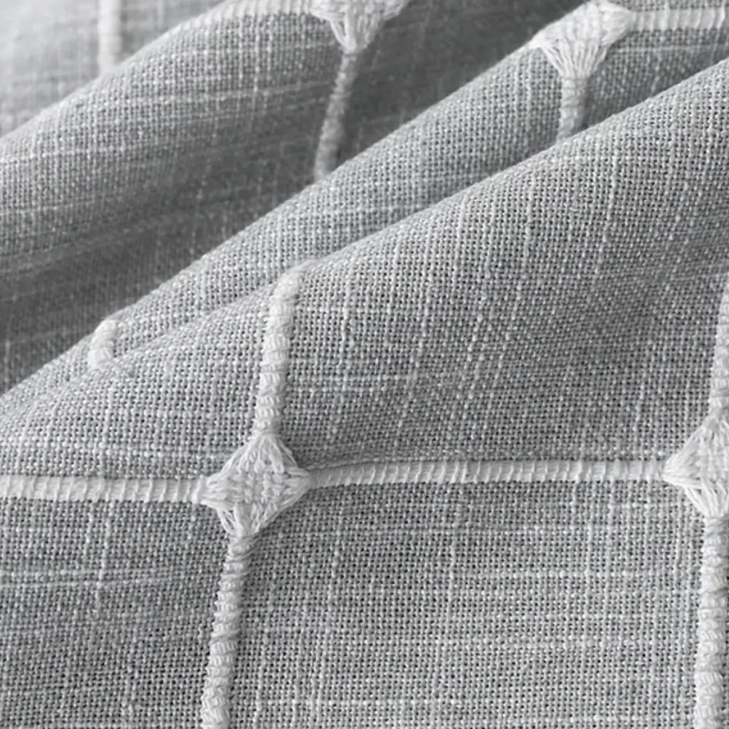 Toalha-de-Mesa-Bordada-Tazmo