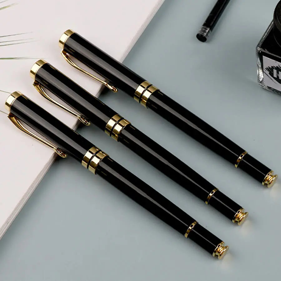 caneta-tinteiro-com-ponta-fina-modelo-gold-black-tazmo-018