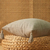 capas-de-almofadas-linho-algodao-com-borlas-tiffani-tazmo-casa-036