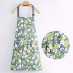 Avental de Cozinha Feminino Impermeável Fashion Cooking mostrando que a água não pessa pelo tecido do avental site tazmo casa 
