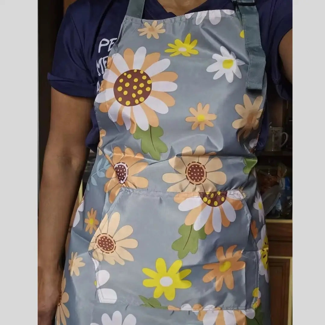 Avental de Cozinha Feminino Impermeável Fashion Cooking foto real de mulher usando o avental 