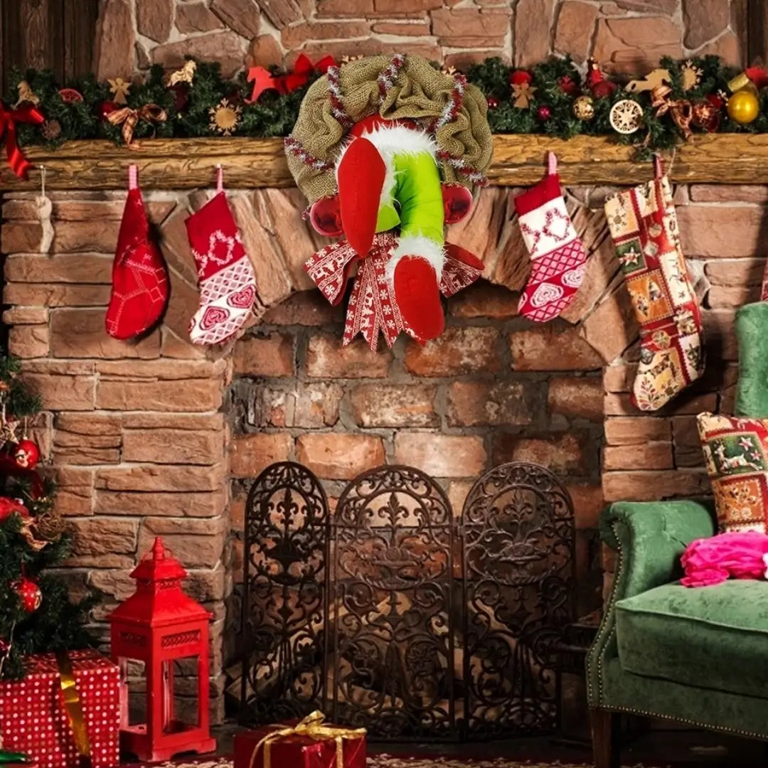 guirlanda-grinch-papai-noel-decoração-natal-tazmo-casa-lareira 