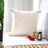 CAPAS DE ALMOFADAS COM BORDADO MACIO CHANTELY POMPOM