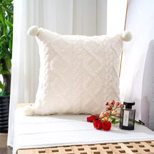 CAPAS DE ALMOFADAS COM BORDADO MACIO CHANTELY POMPOM