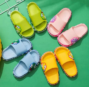CHINELO NUVEM INFANTIL DINO TOON - ANTIDERRAPANTE, SOLADO MACIO.