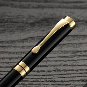 CANETA TINTEIRO COM PONTA FINA E TRAÇOS NOBRE MODELO GOLD BLACK