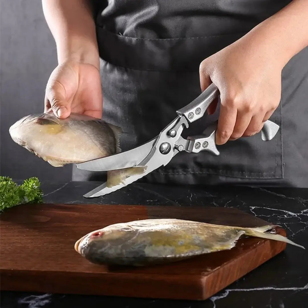 Tesoura de cozinha inox multifuncional kênia cortando e tratando peixe 