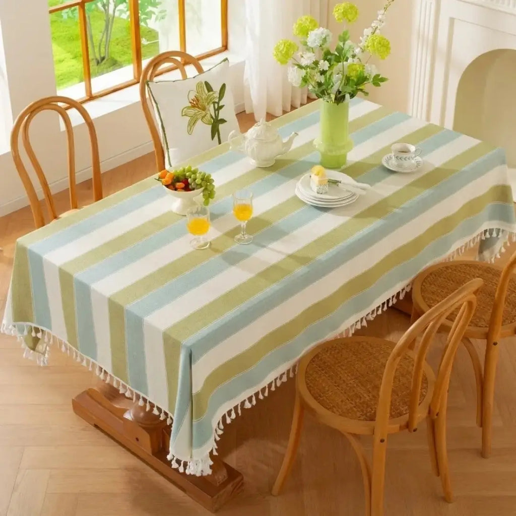 Toalha de Mesa Linho com Borla Modelo Listrado Itaparica Verde com Azul Primavera Verão Mesa Posta Tazmo Casa 