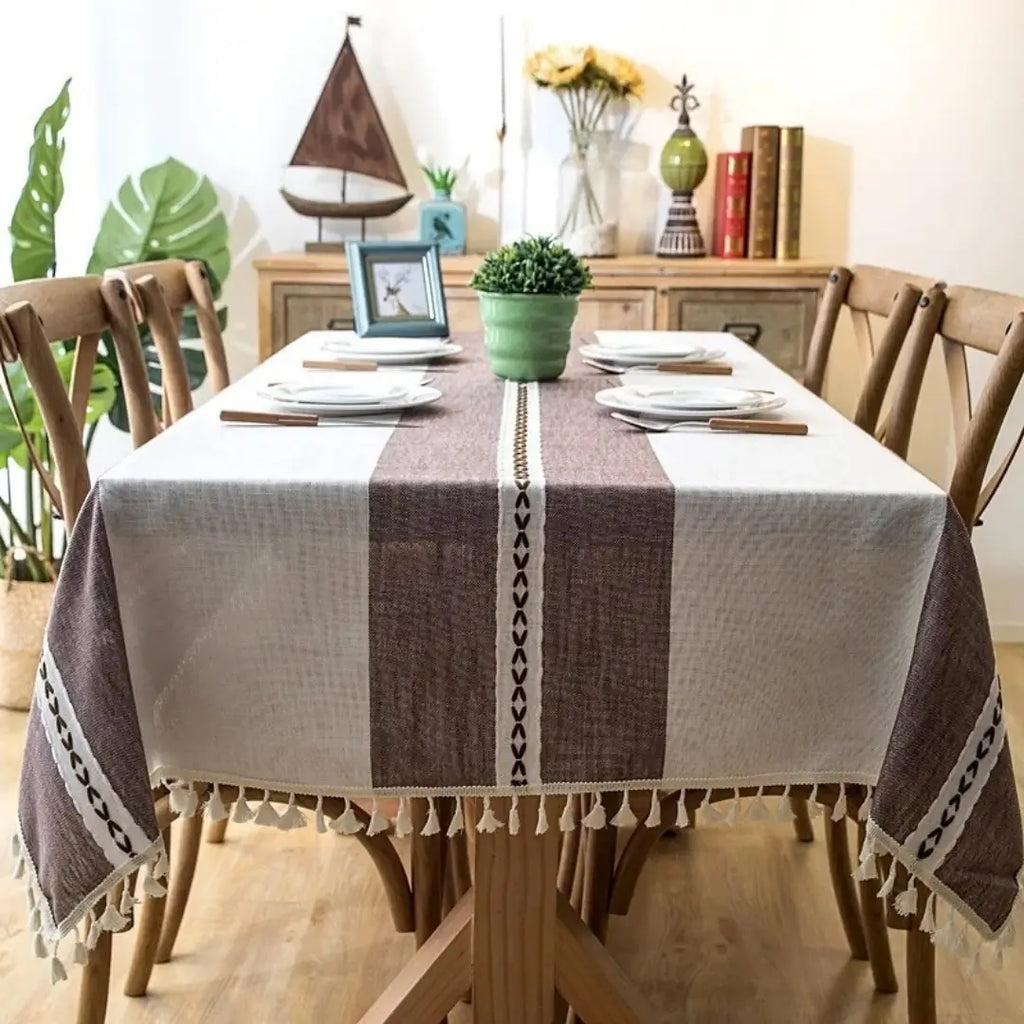 Toalha de Mesa com Listra Decoração Mesa Posta Grano Corall Marrom com Borla Loja Tazmo Casa 