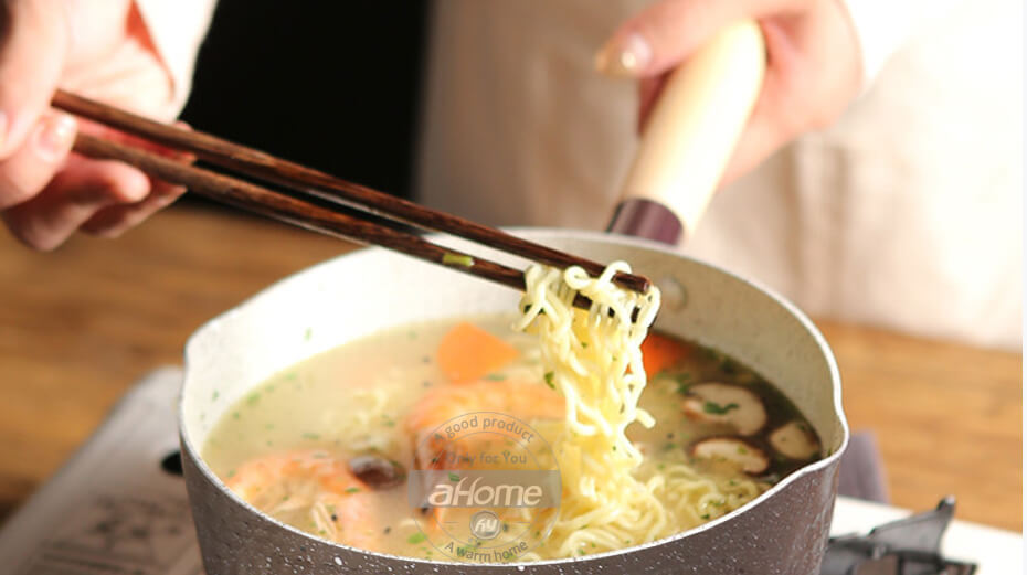 panela-antiaderente-com-bico-laterais-panela-pequena-ecolumi-tazmo-691